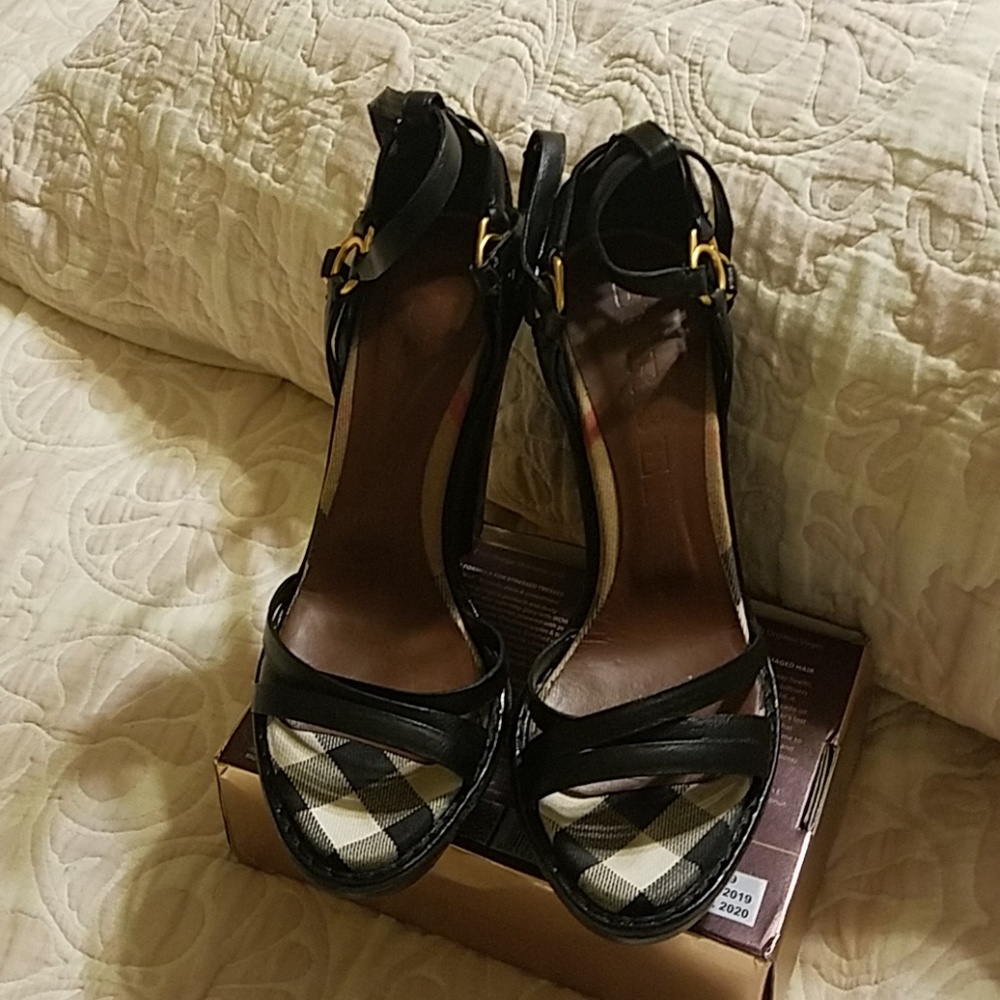 Burberry wooded heels - Picture 2 of 4